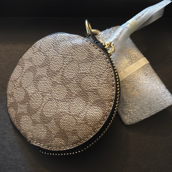 NWT COACH JEAN BASQUIAT SIGNATURE CANVAS CIRCULAR KEYRING ZIP COIN POUCH - Picture 4 of 7